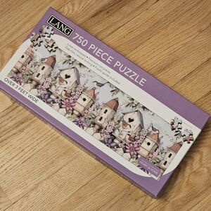 LANG 750 Piece Birdhouse Puzzle - With all the peces.